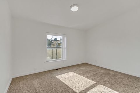 Tiny photo for 322 N 900 E, American Fork, UT 84003 (MLS # 2126003)