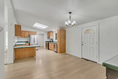 Tiny photo for 322 N 900 E, American Fork, UT 84003 (MLS # 2126003)