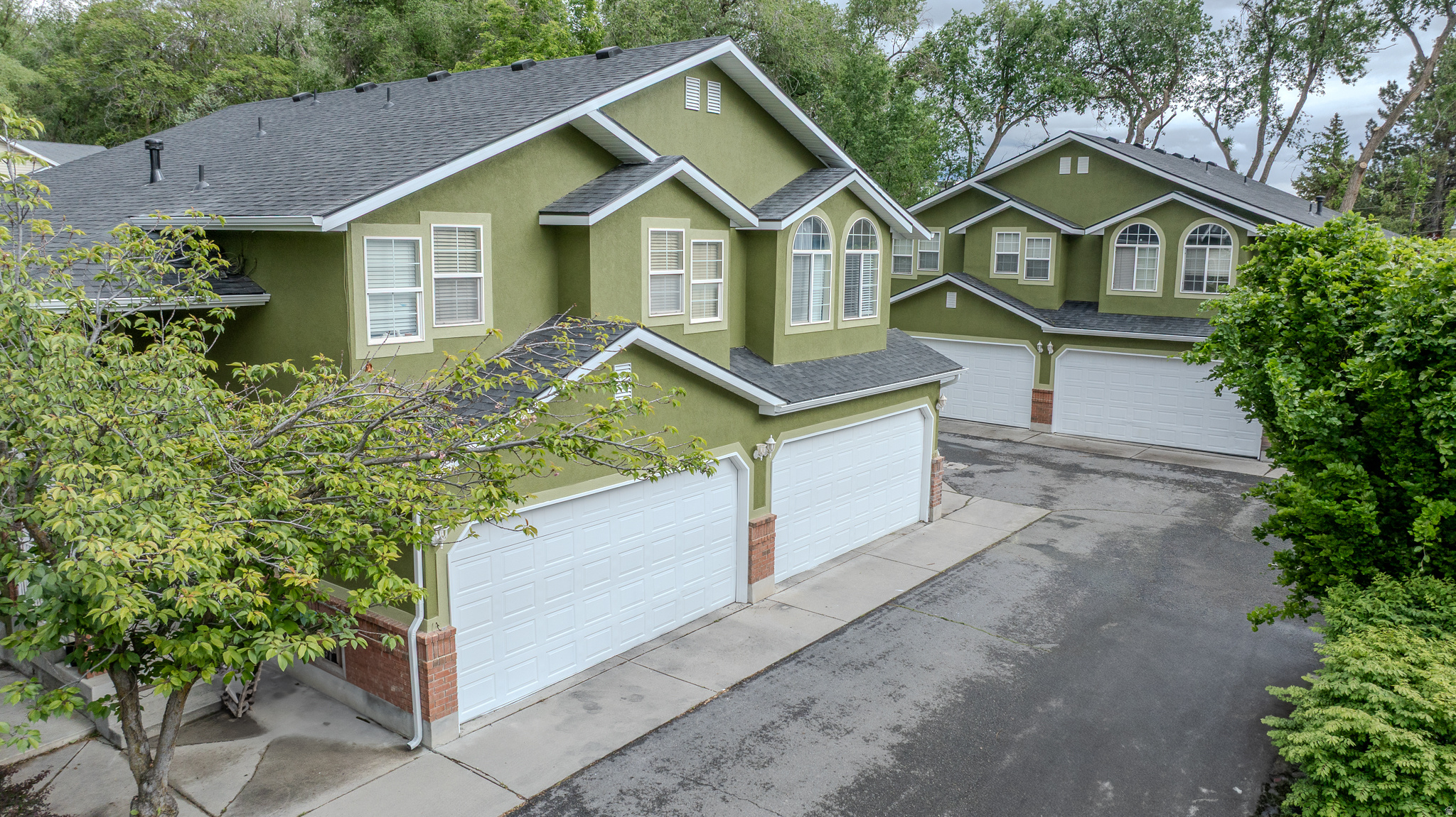 ELGIN AVENUE CONDOMINIUMS - Residential