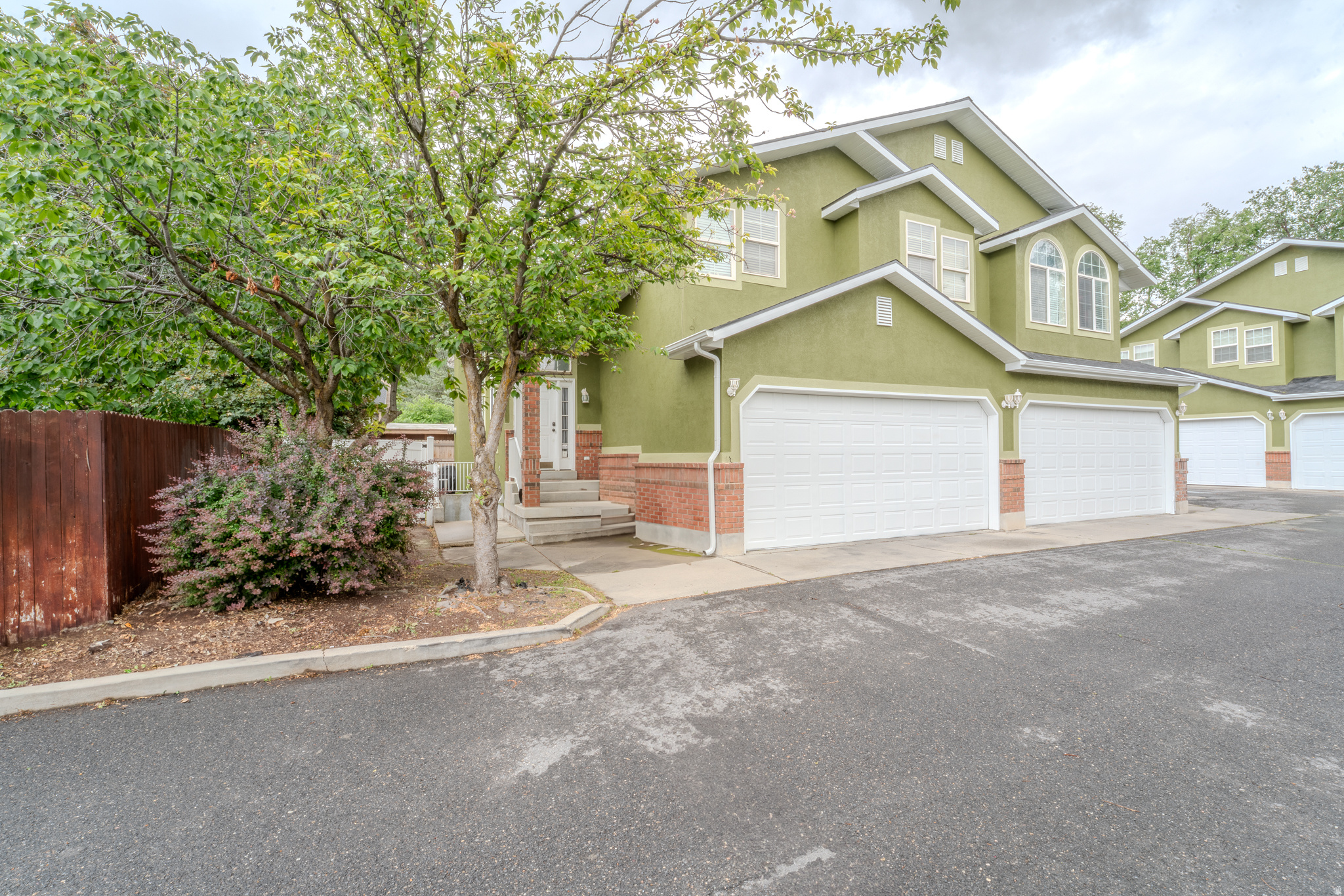 ELGIN AVENUE CONDOMINIUMS - Residential