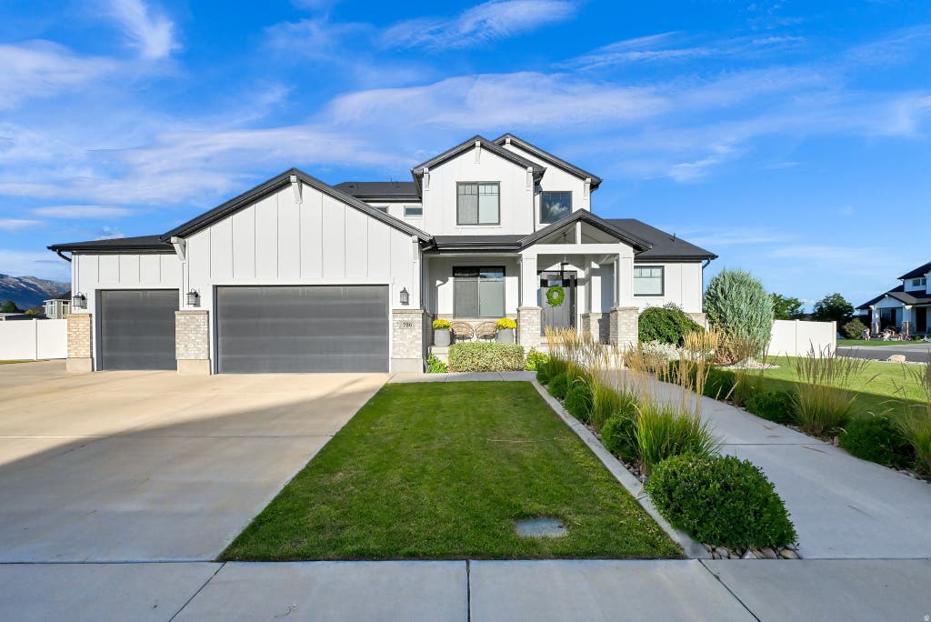 Photo of 726 N 2550 W, Lehi, UT 84043 (MLS # 2180854)