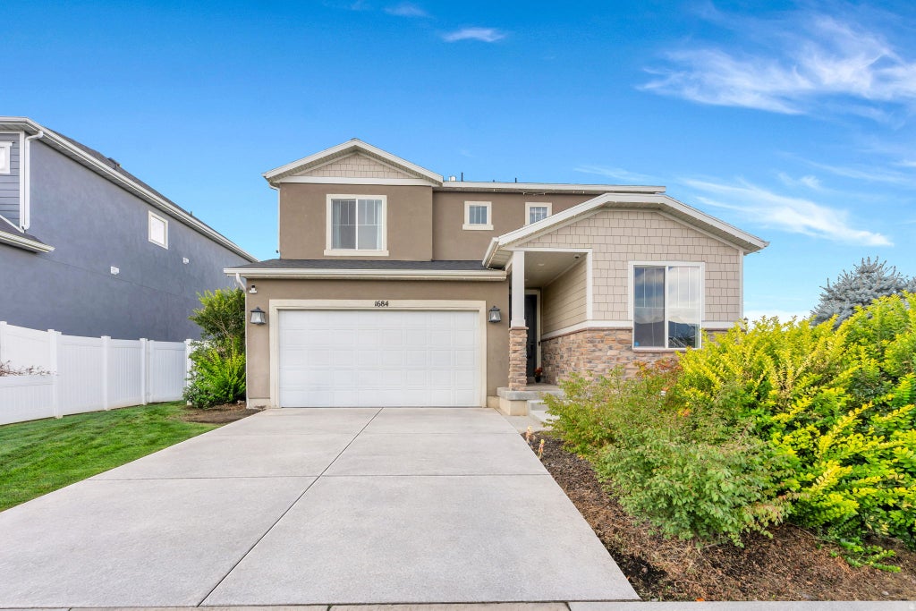 Photo of 1684 E ASPEN DR #201, Spanish Fork, UT 84660 (MLS # 2186497)
