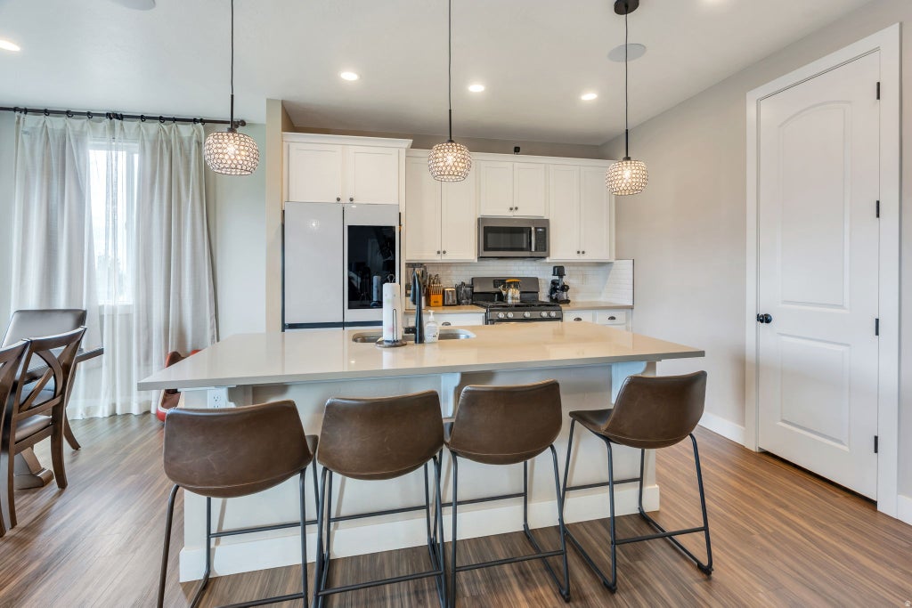 Photo of 1684 E ASPEN DR #201, Spanish Fork, UT 84660 (MLS # 2186497)