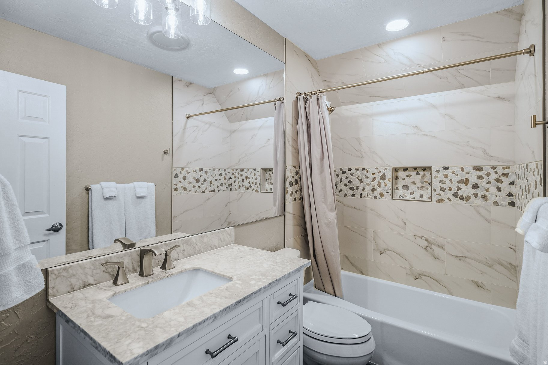 HOLIDAY RANCHETTES - Residential