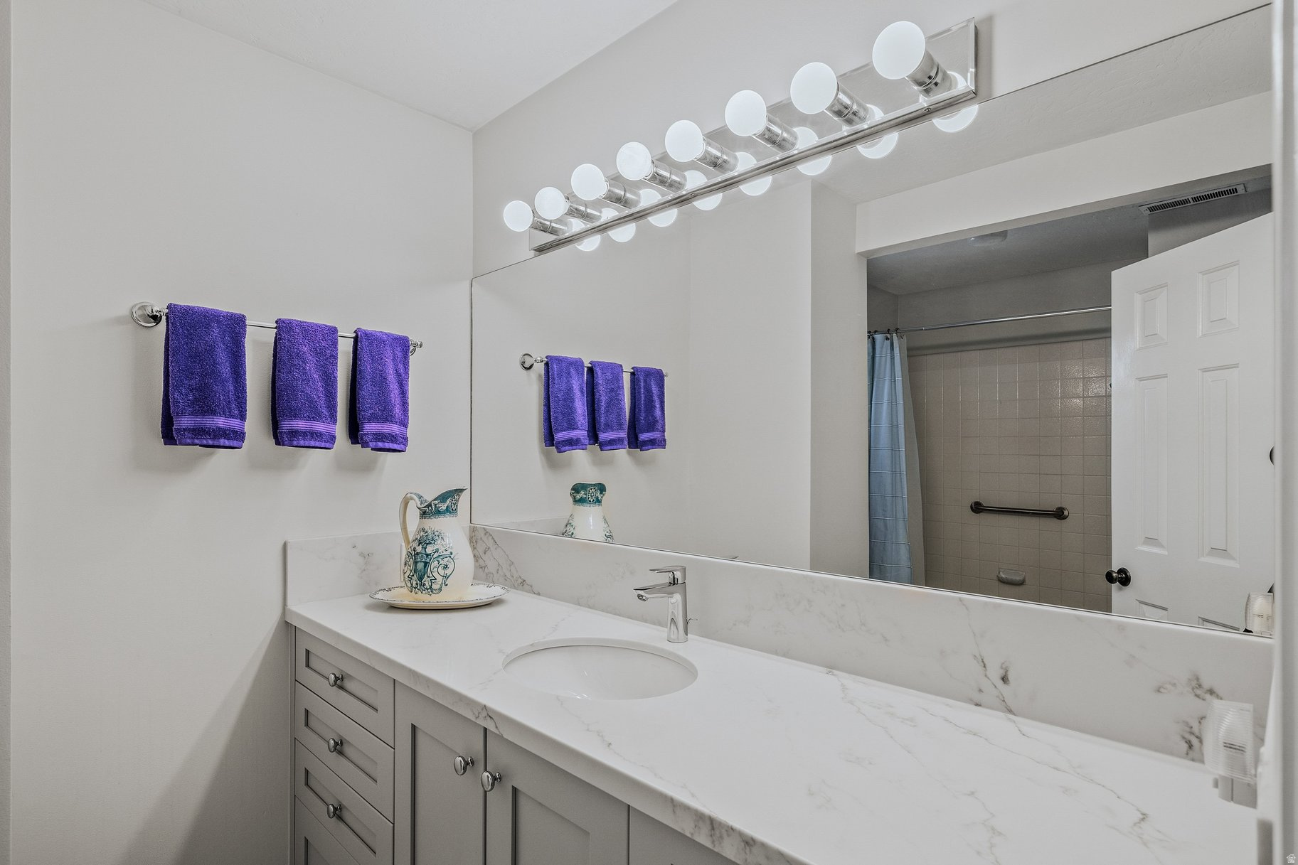 HOLIDAY RANCHETTES - Residential