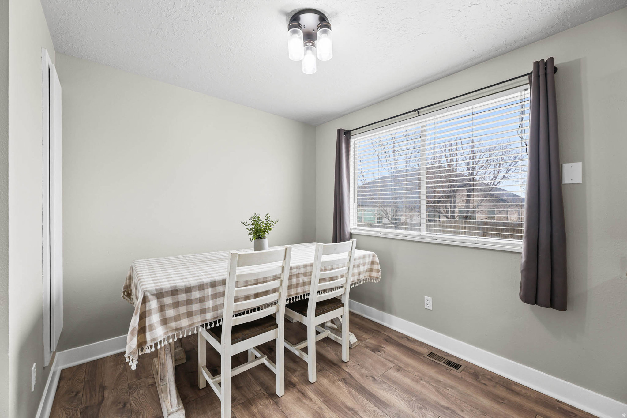 GARDEN GATE - Residential