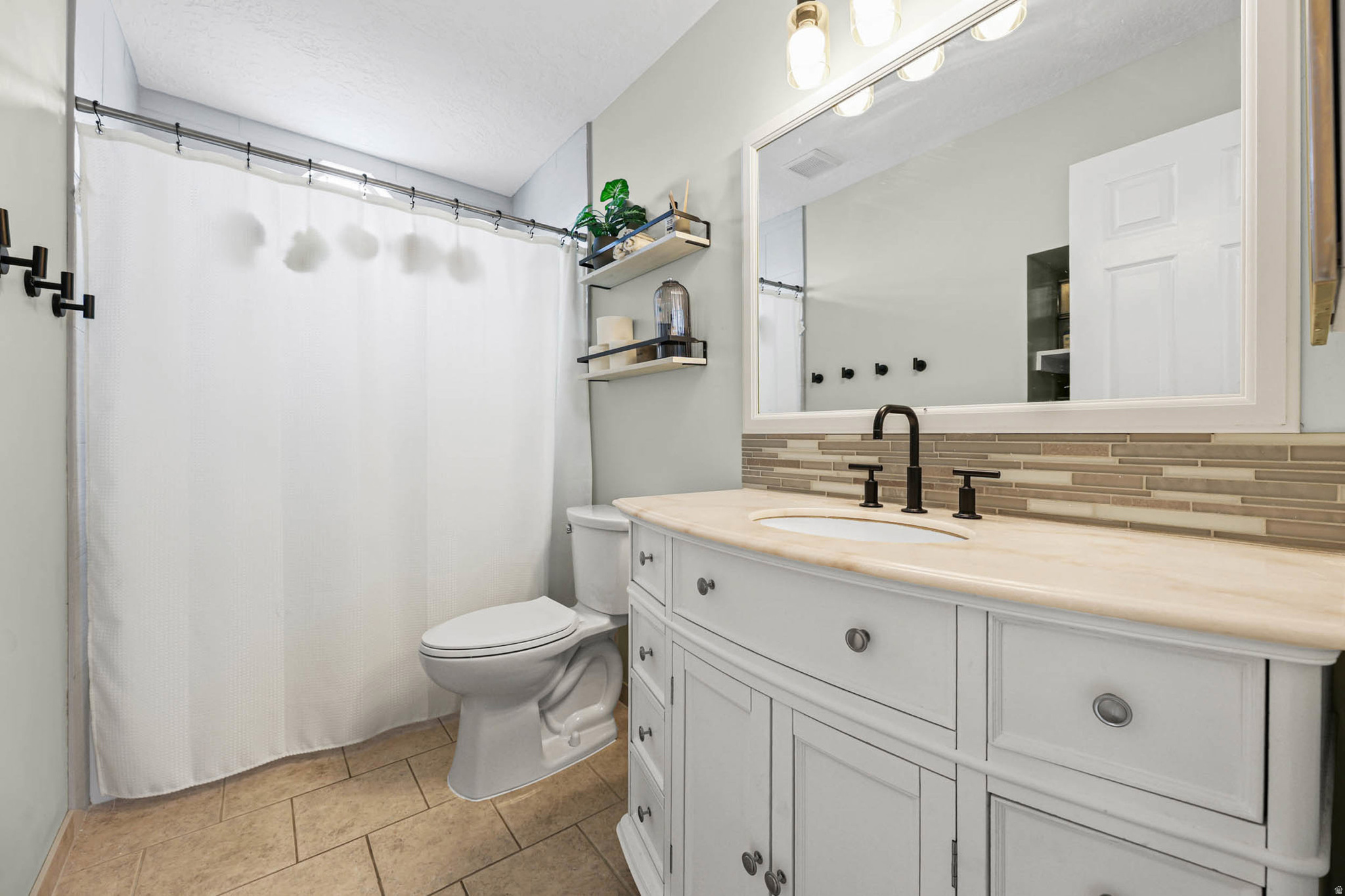 GARDEN GATE - Residential