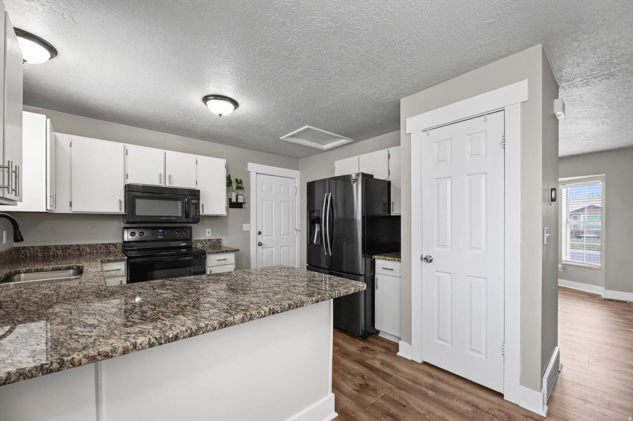 GARDEN GATE - Residential