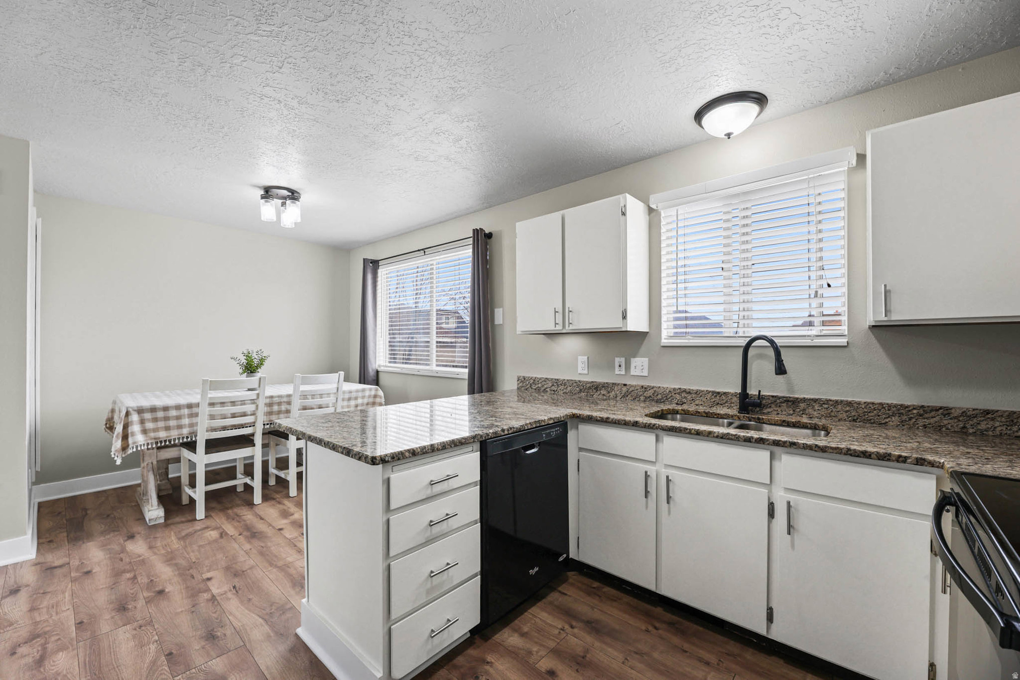 GARDEN GATE - Residential