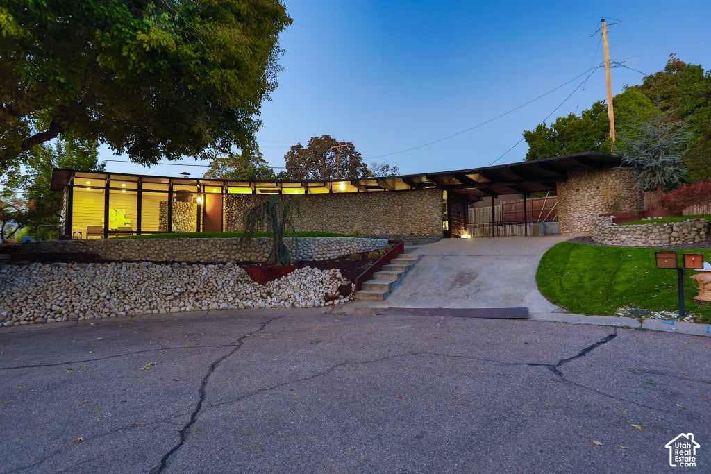 Photo of 2739 E PEBBLE GLEN CIR, Millcreek, UT 84109 (MLS # 2193543)