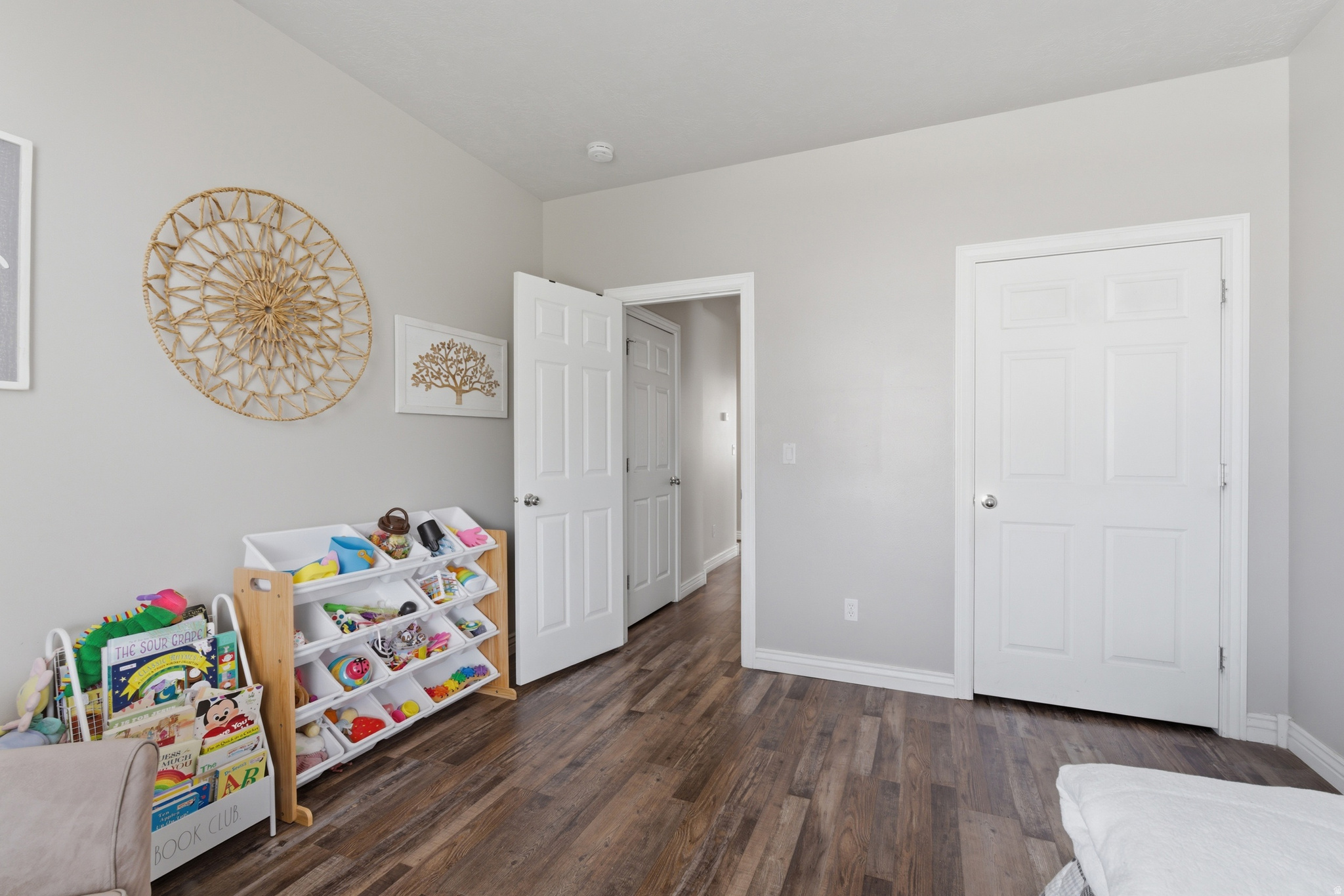 RED OAKS - Residential