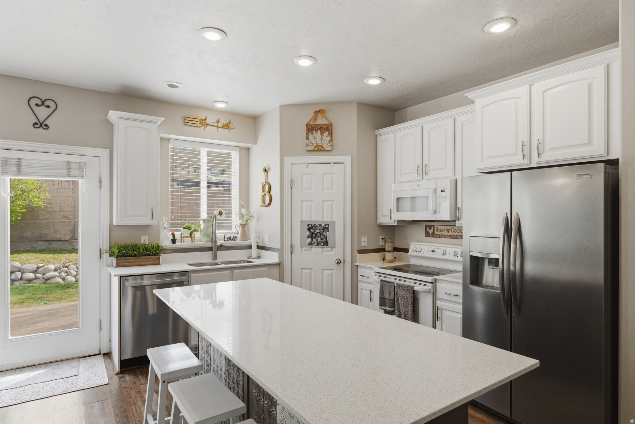 RED OAKS - Residential