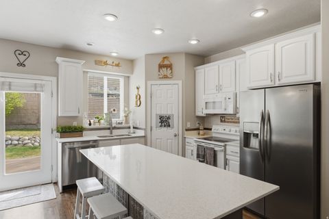 Tiny photo for 10262 N 3900 W, Cedar Hills, UT 84062 (MLS # 2147922)