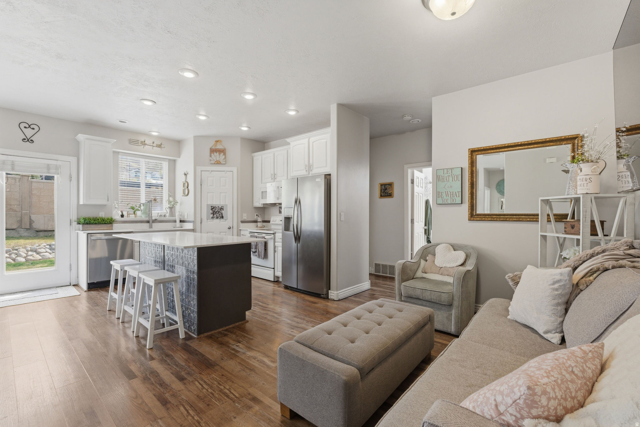 RED OAKS - Residential