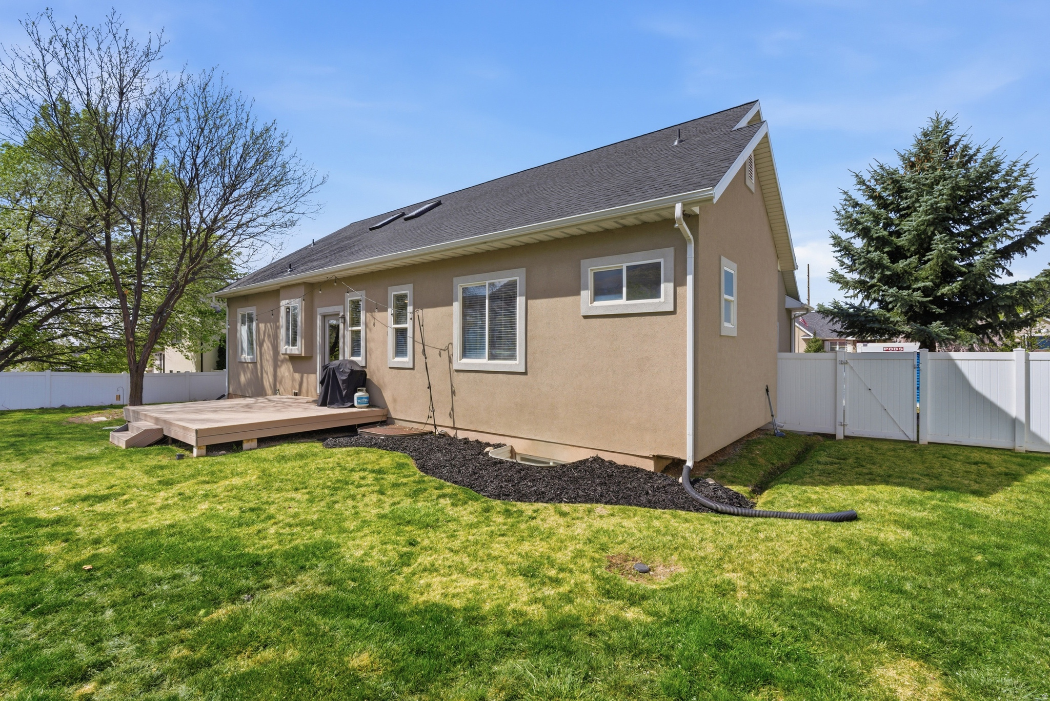 RED OAKS - Residential