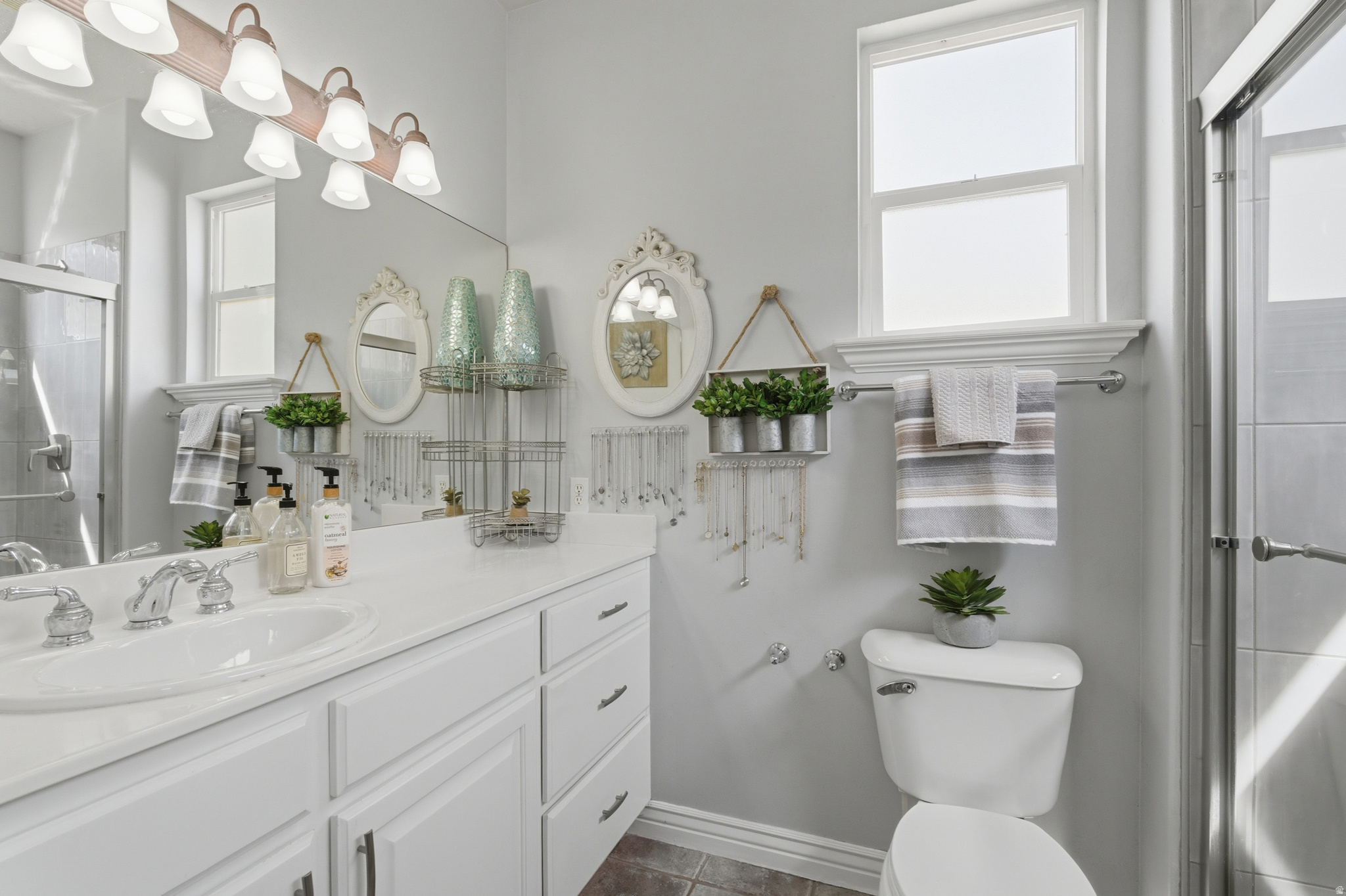 RED OAKS - Residential