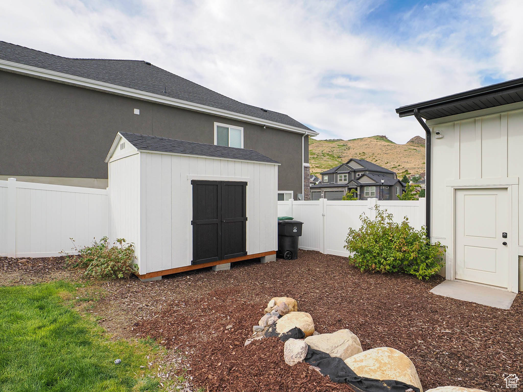 COVE AT HERRIMAN SPRINGS PHASE 1 - Residential