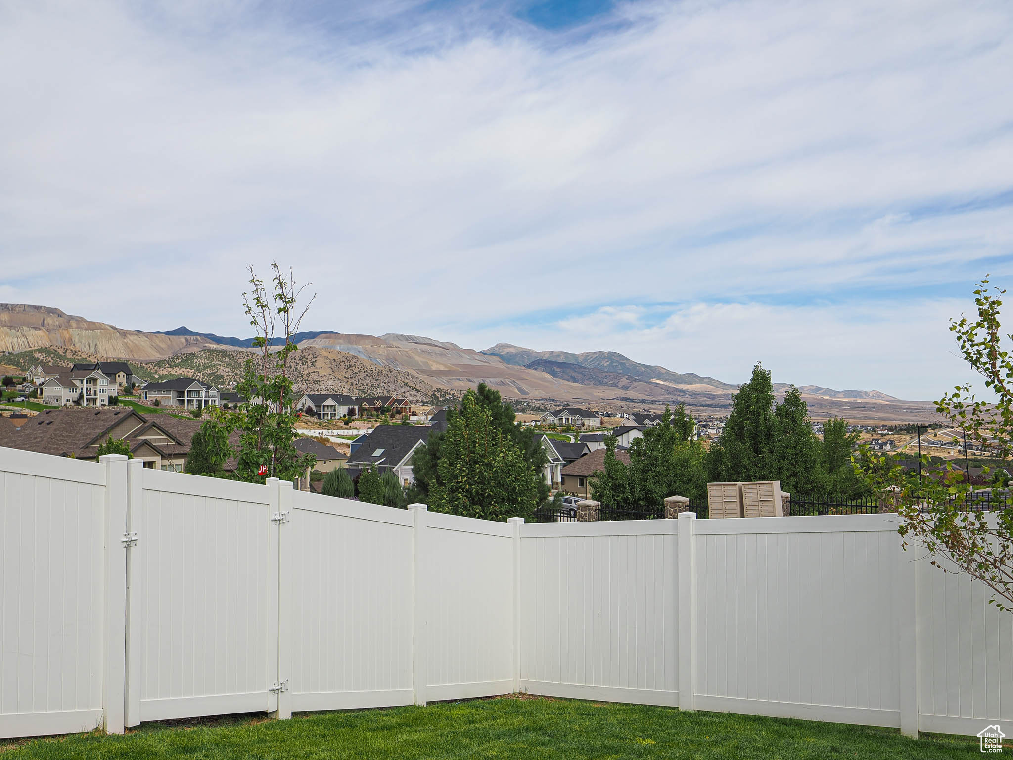 COVE AT HERRIMAN SPRINGS PHASE 1 - Residential