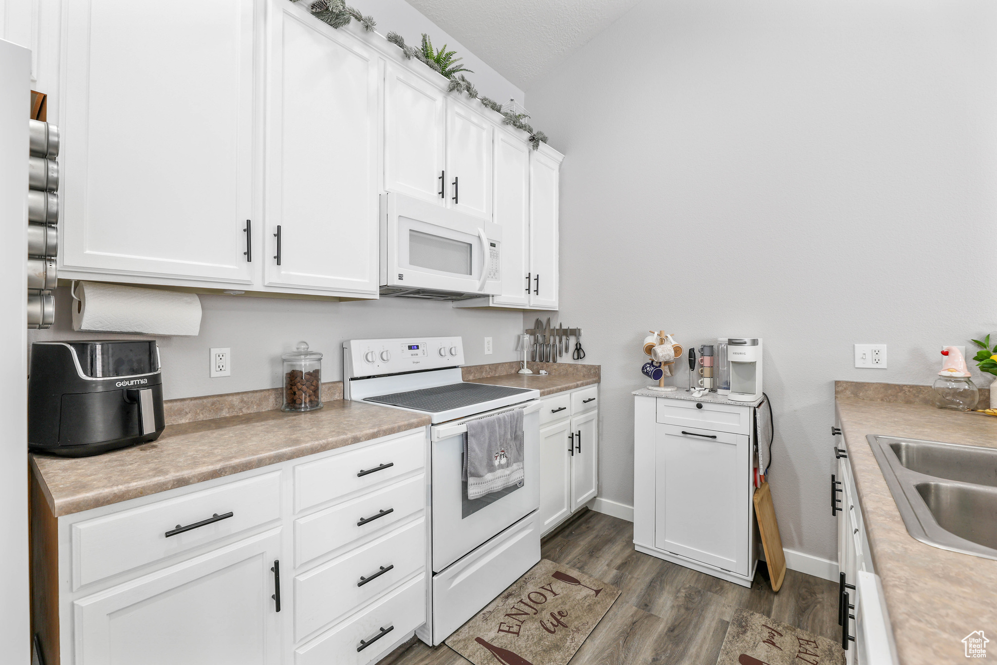 7356 S Geralee Ln, West Jordan, Utah image 11