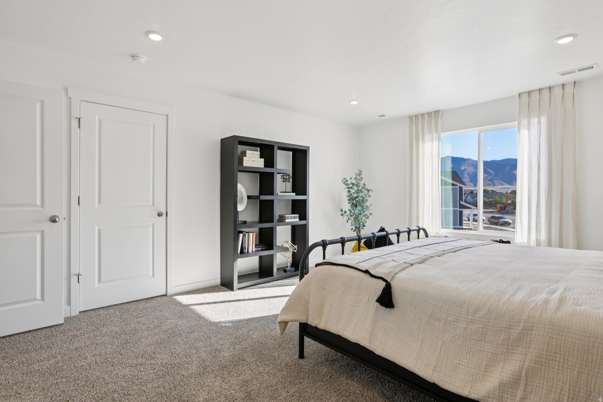 WESTERN ACRES - Residential