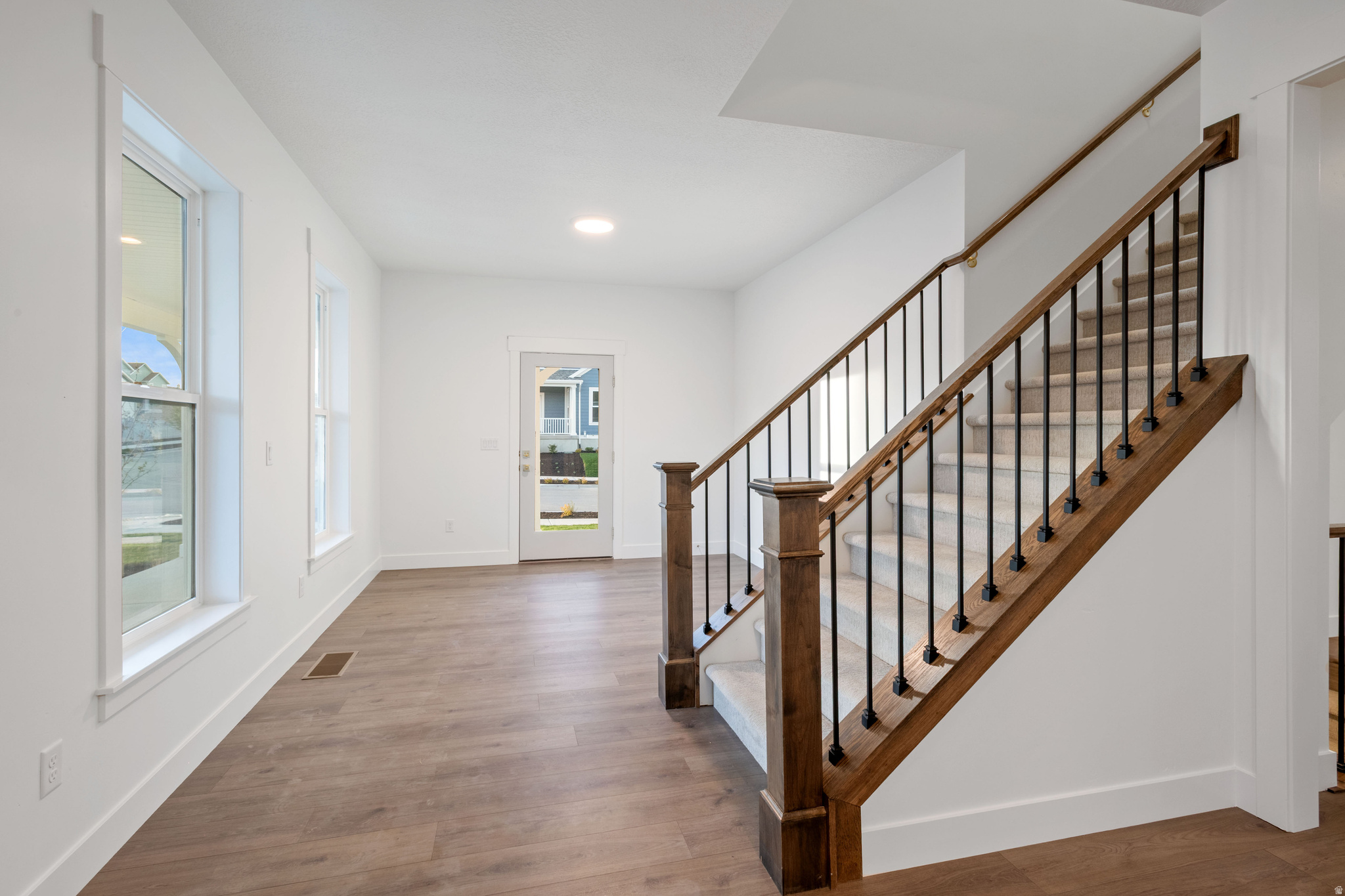 DAYBREAK - Residential