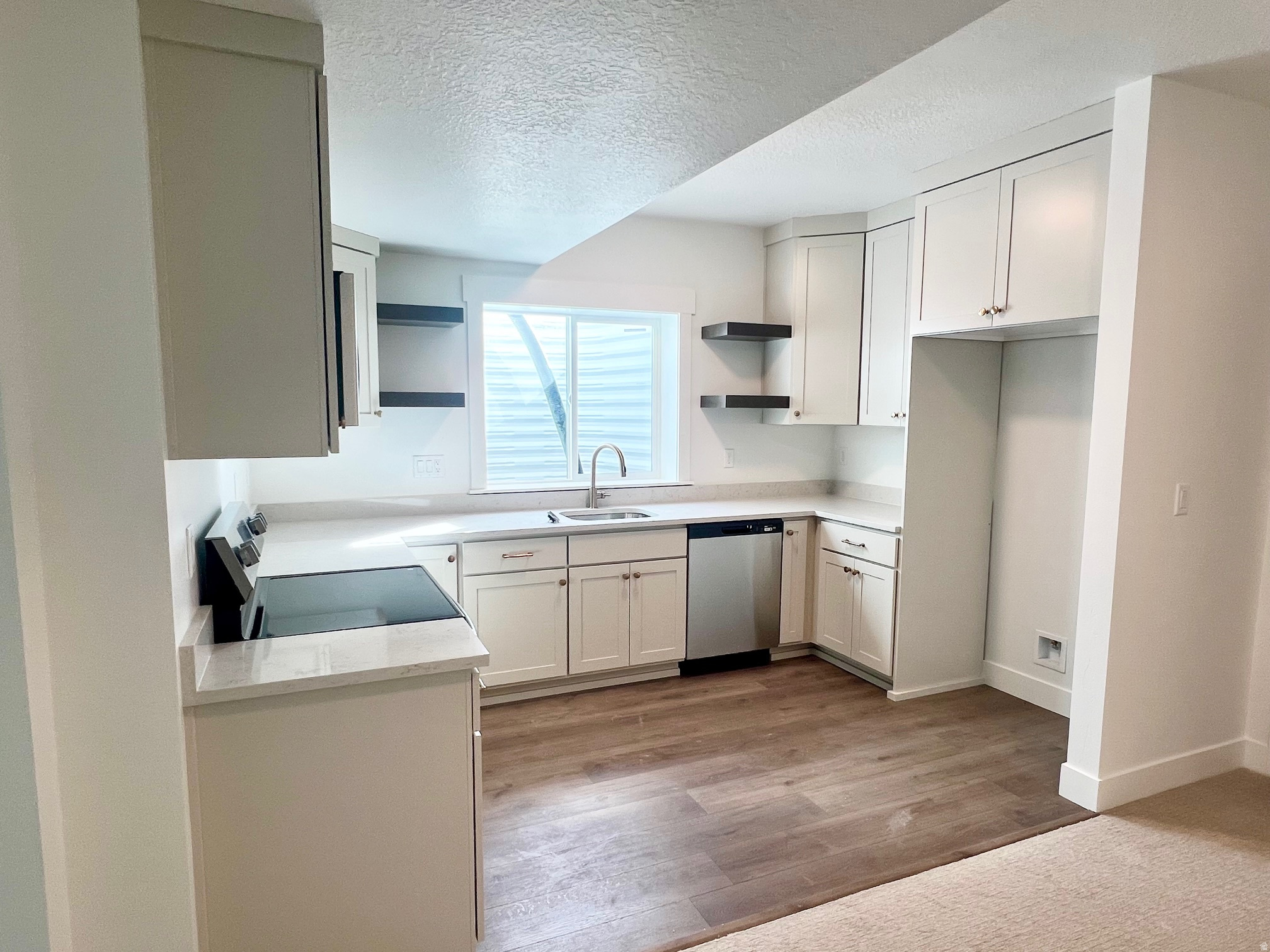 DAYBREAK - Residential