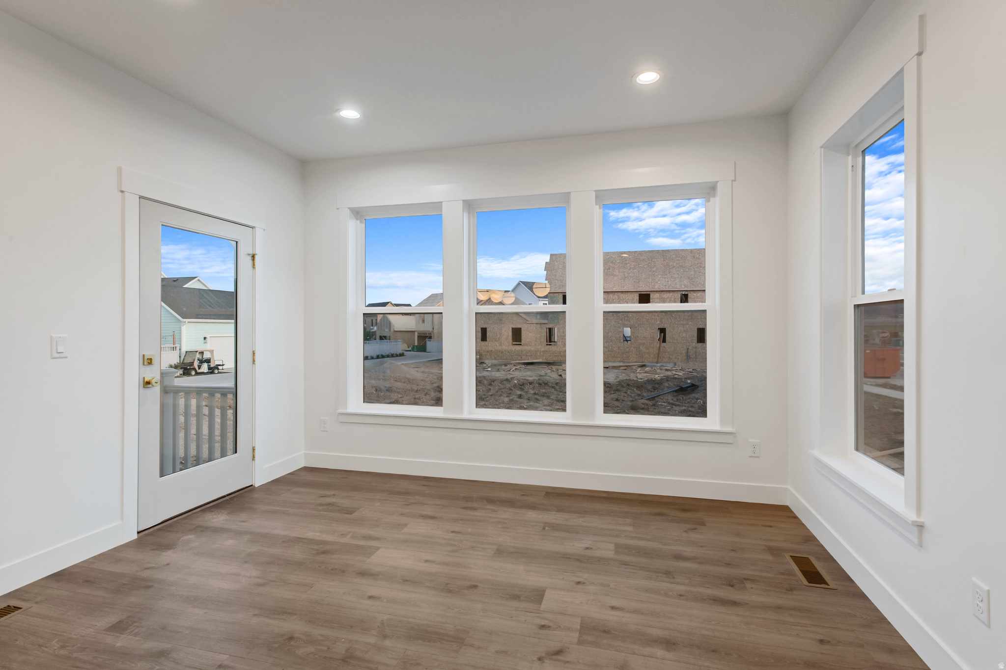 DAYBREAK - Residential