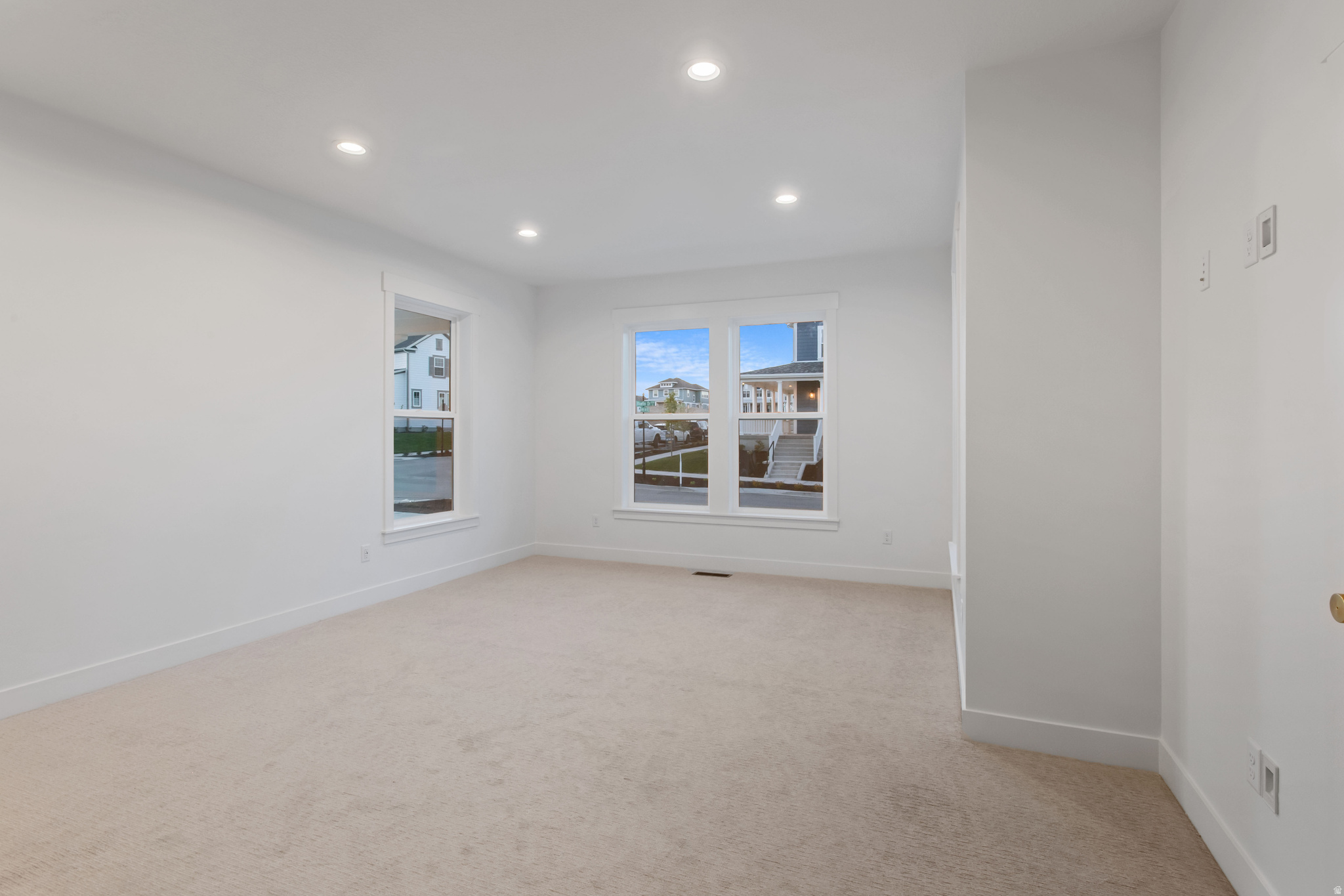 DAYBREAK - Residential