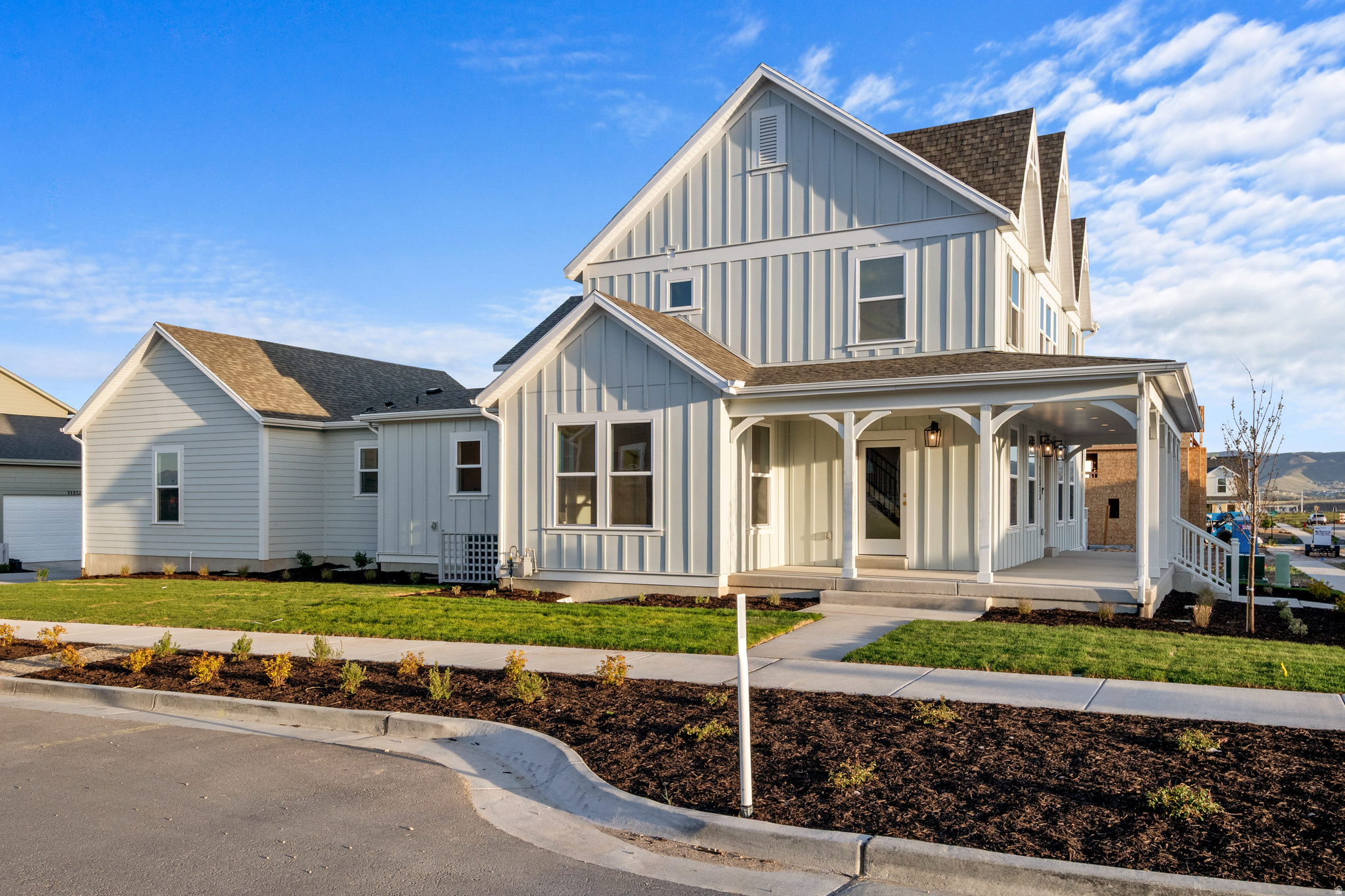 DAYBREAK - Residential