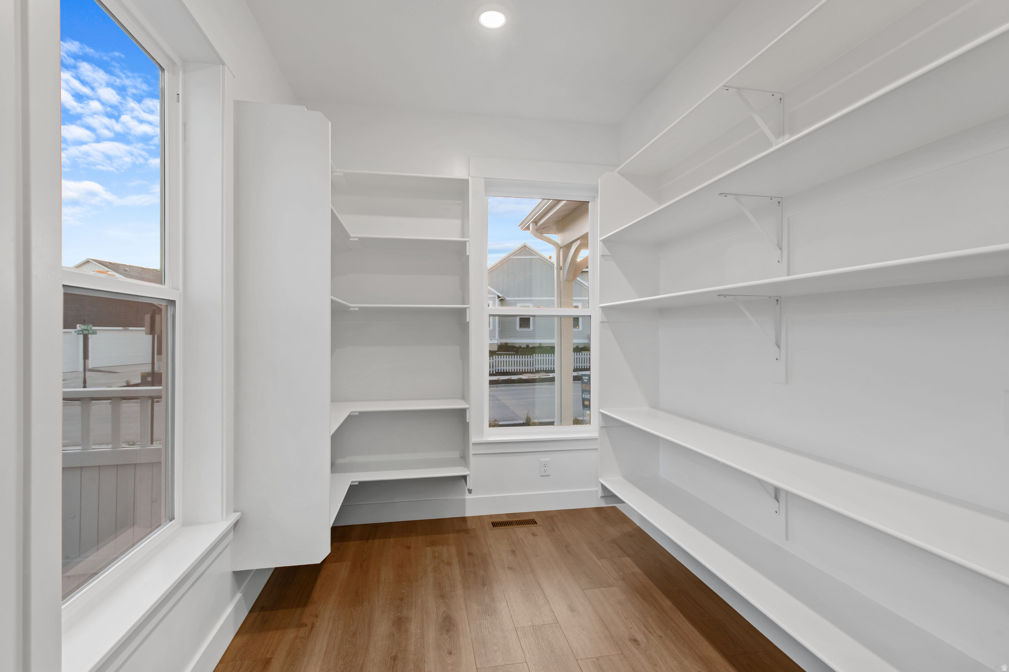 DAYBREAK - Residential