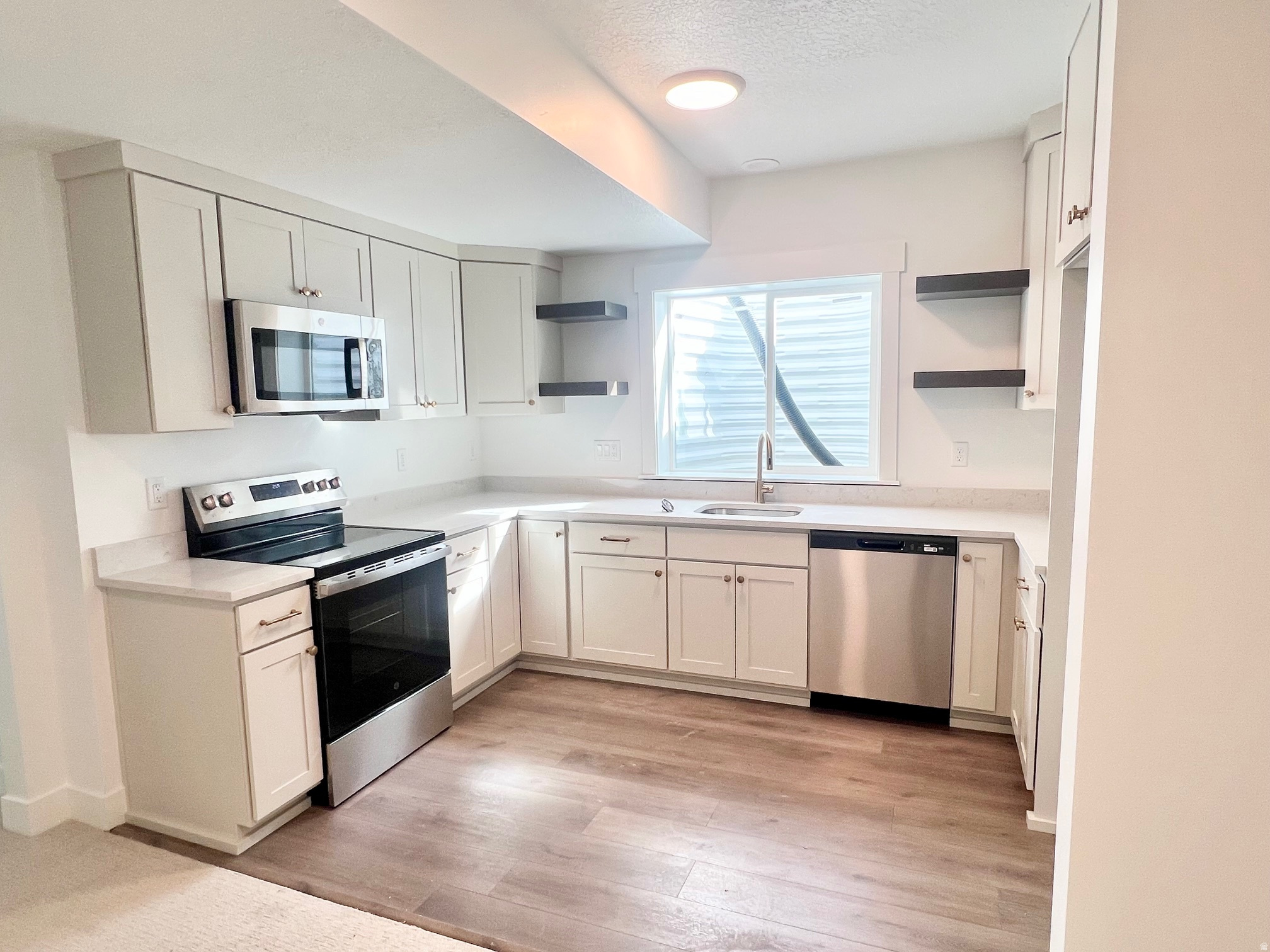 DAYBREAK - Residential