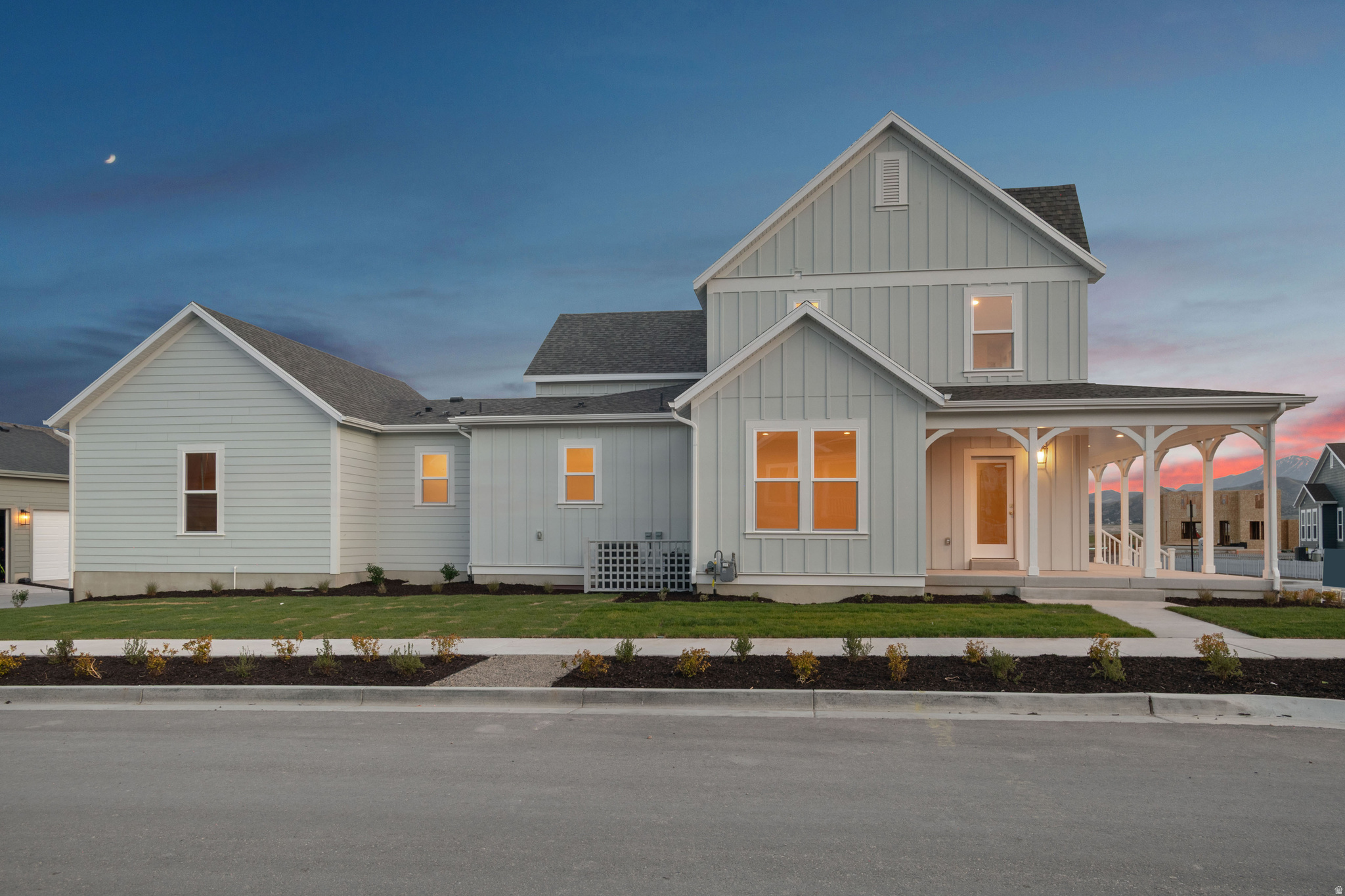 DAYBREAK - Residential