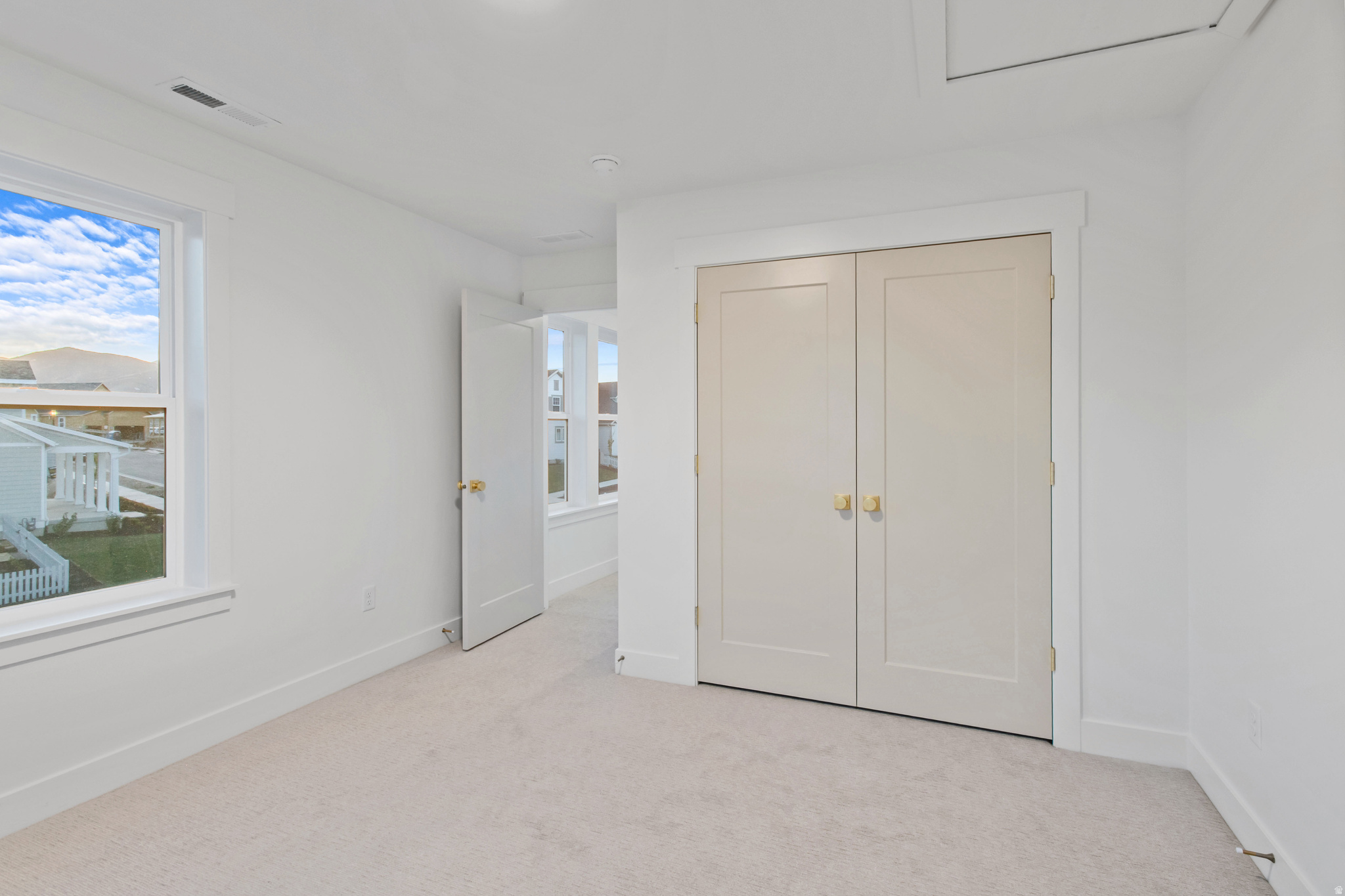 DAYBREAK - Residential