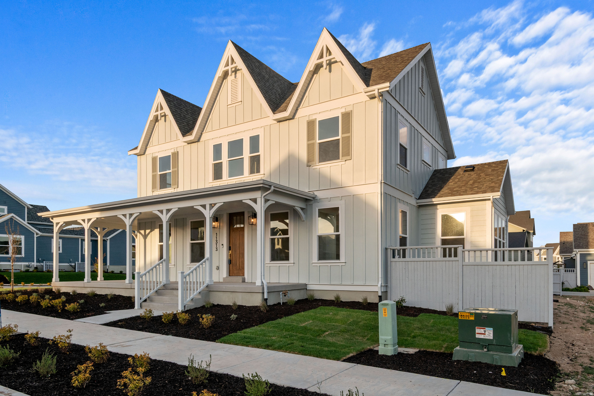 DAYBREAK - Residential