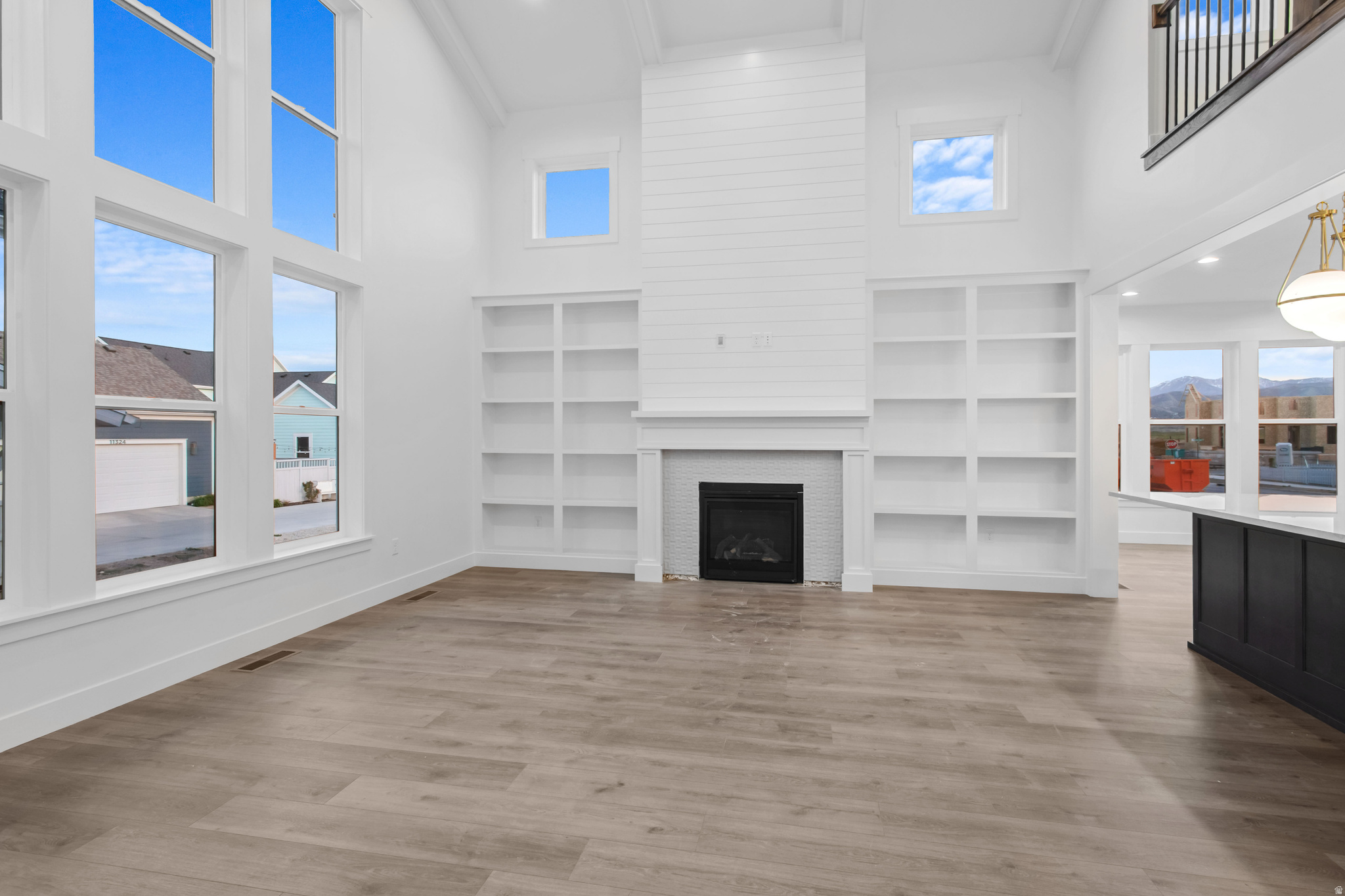 DAYBREAK - Residential