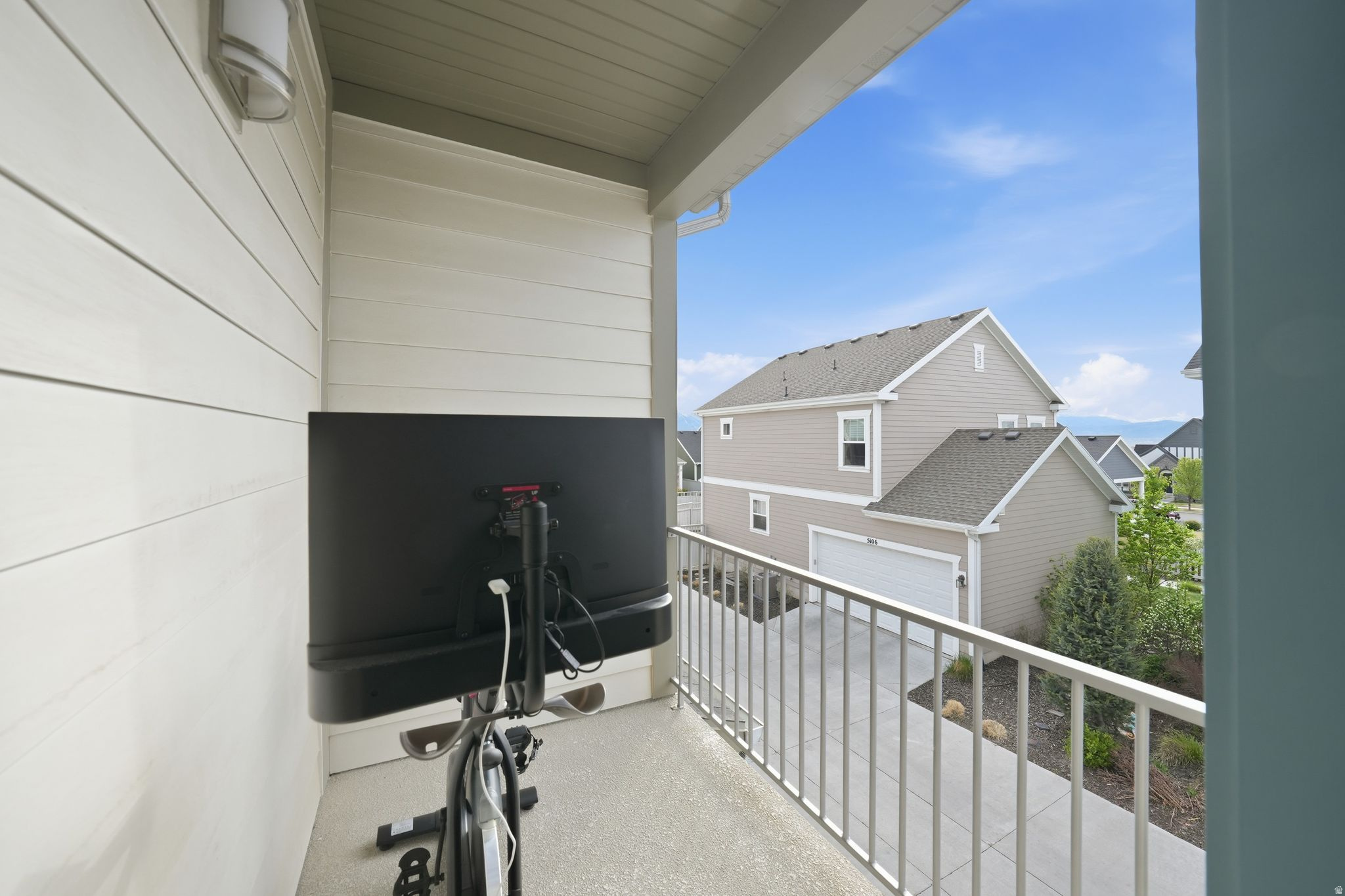 DAYBREAK - Residential