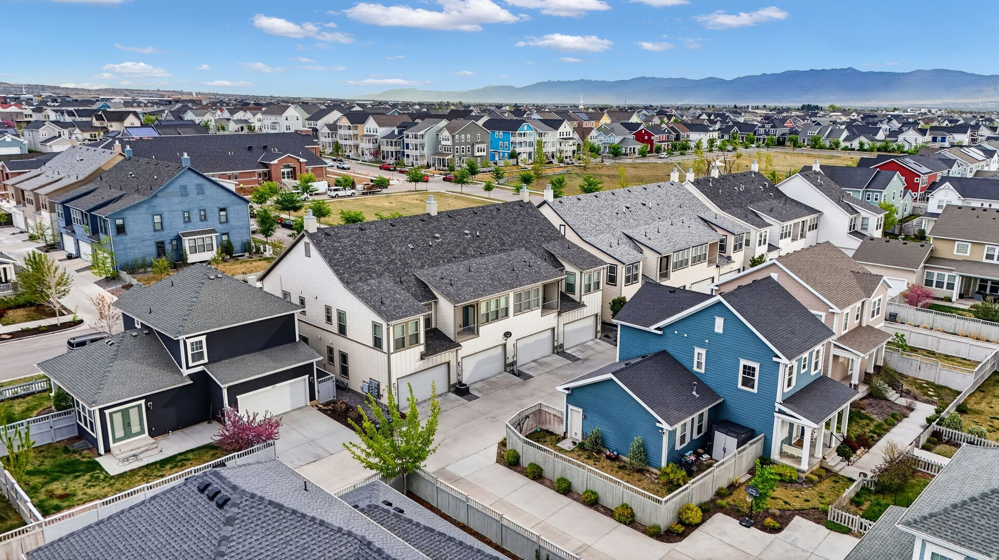 DAYBREAK - Residential