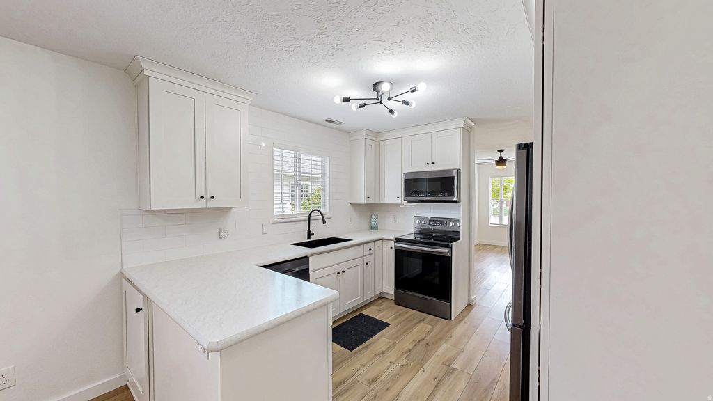 Photo of 187 N 860 W, Spanish Fork, UT 84660 (MLS # 2155728)