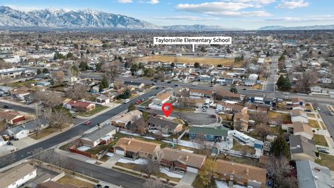 Tiny photo for 2058 W BYRON CIR, West Valley City, UT 84119 (MLS # 2138764)