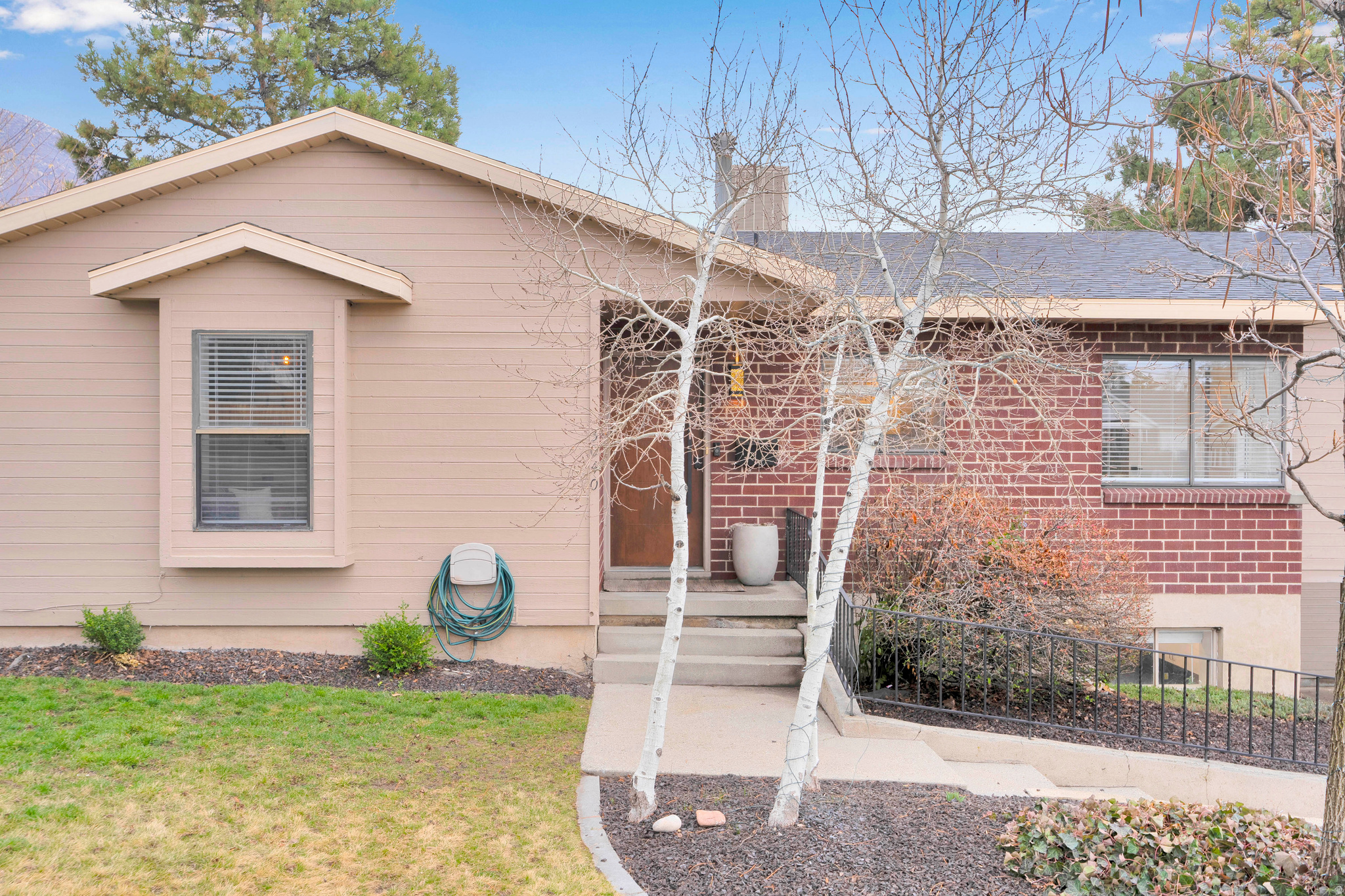 HOLLADAY HILLS - Residential Income