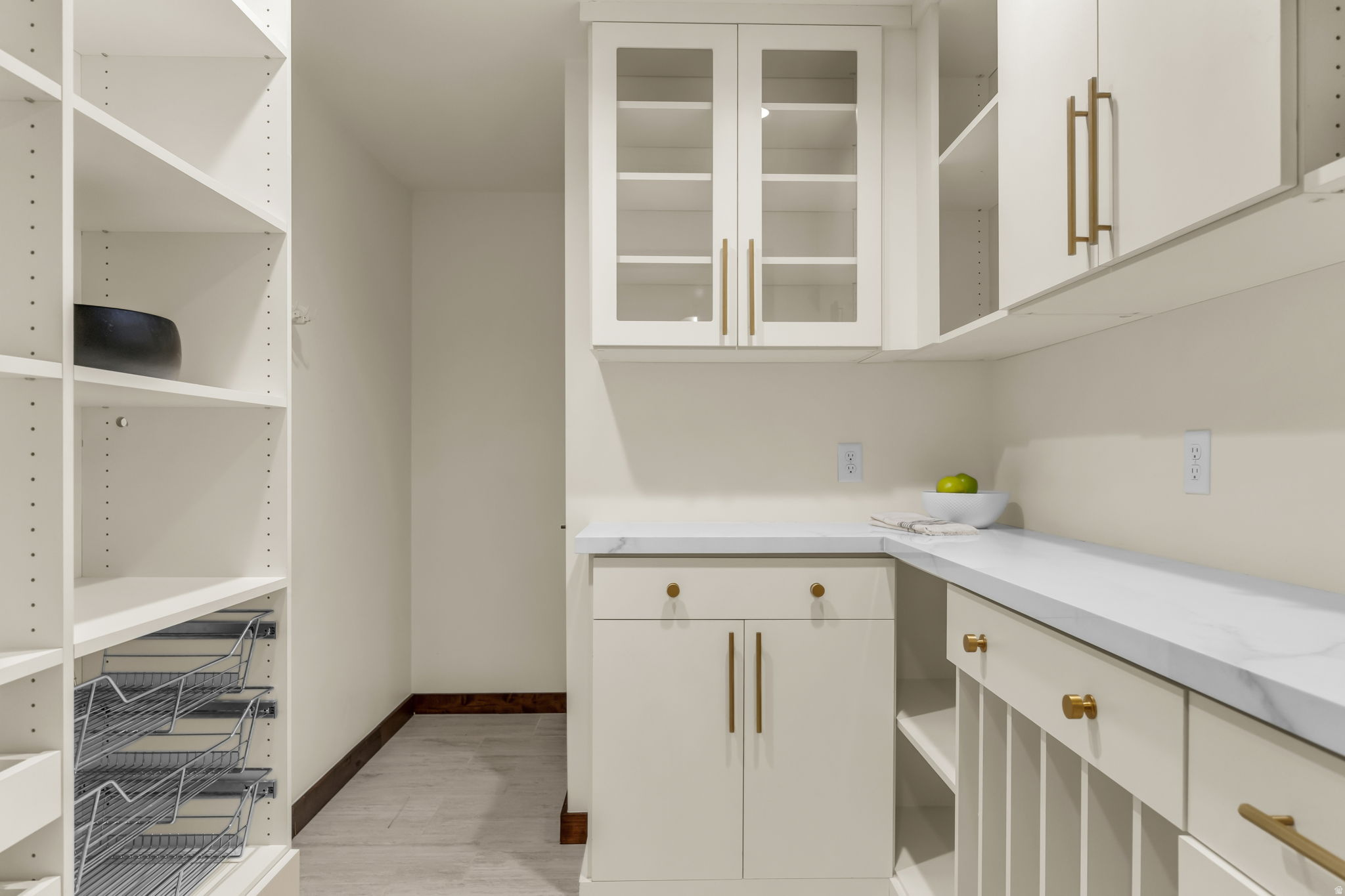 HOLLADAY HILLS - Residential Income