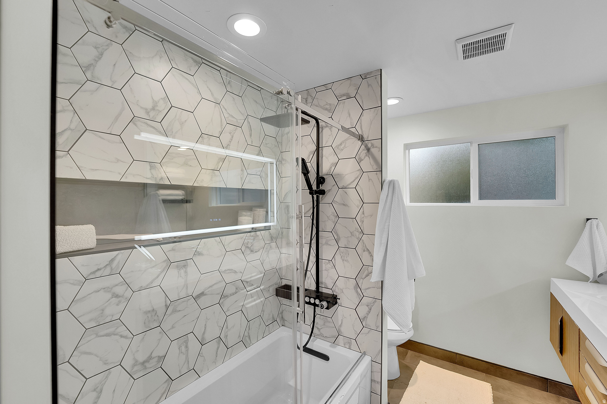 HOLLADAY HILLS - Residential Income