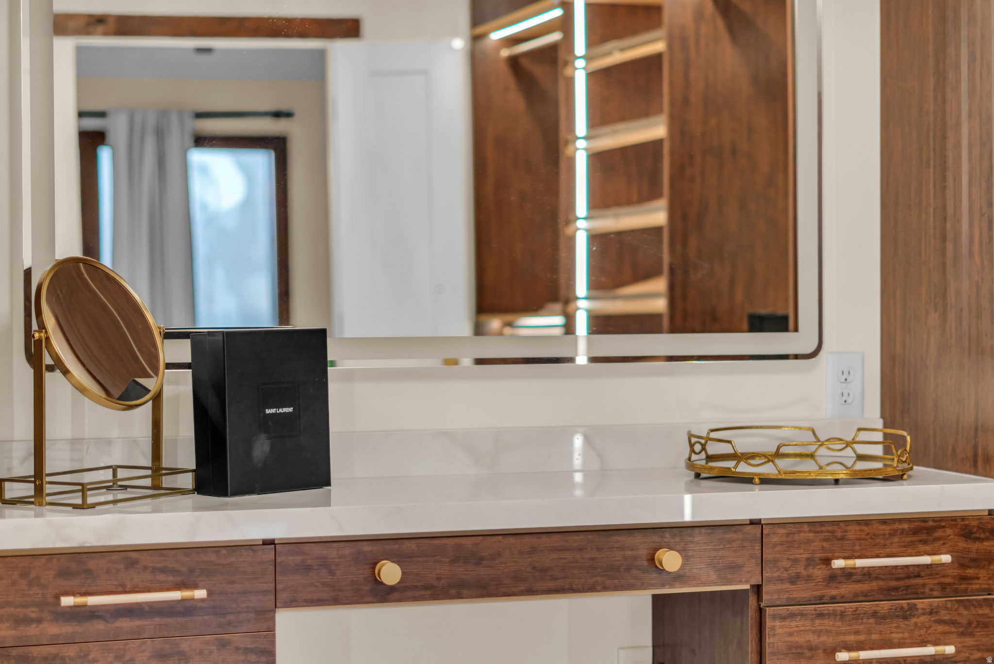 HOLLADAY HILLS - Residential Income