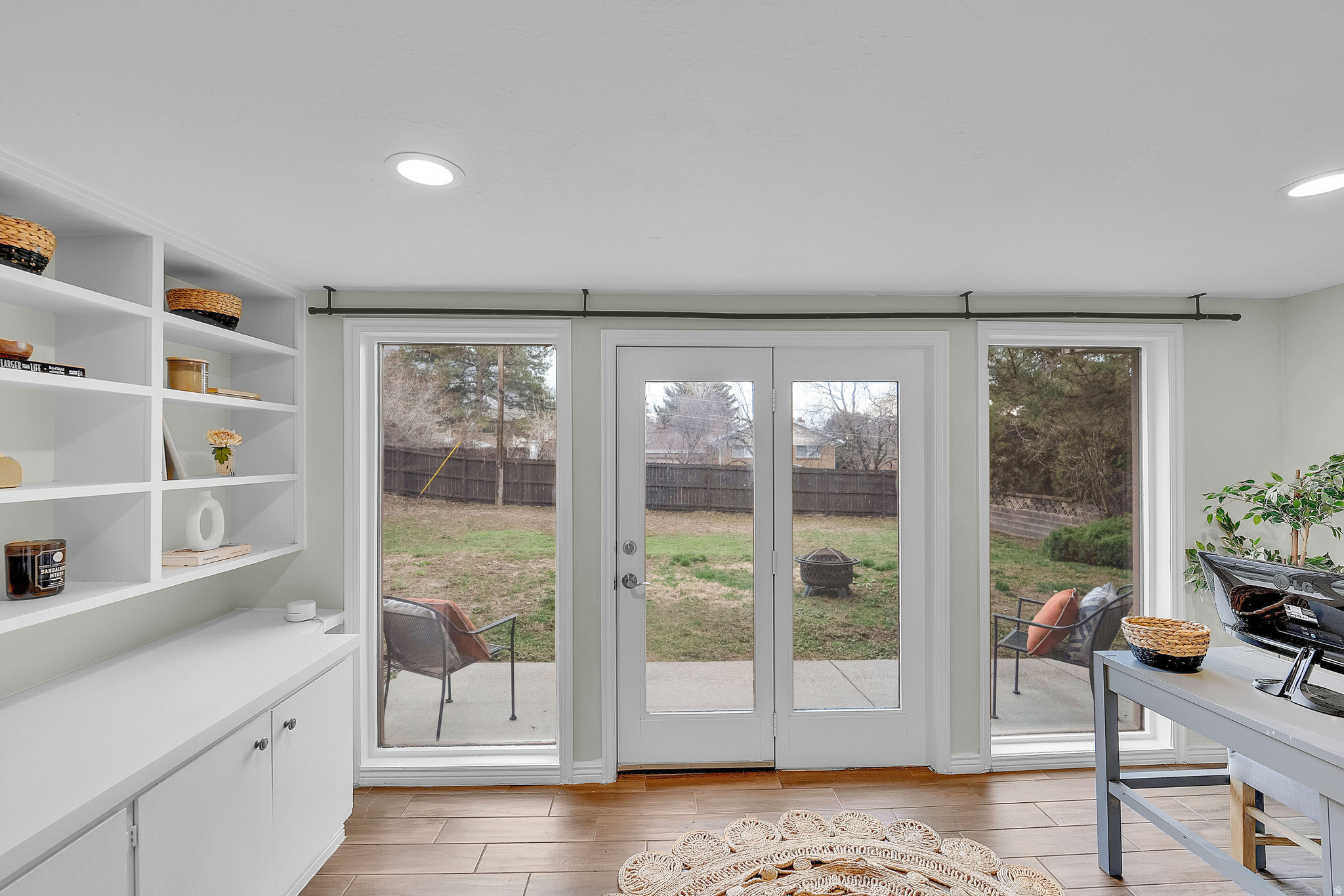 HOLLADAY HILLS - Residential Income