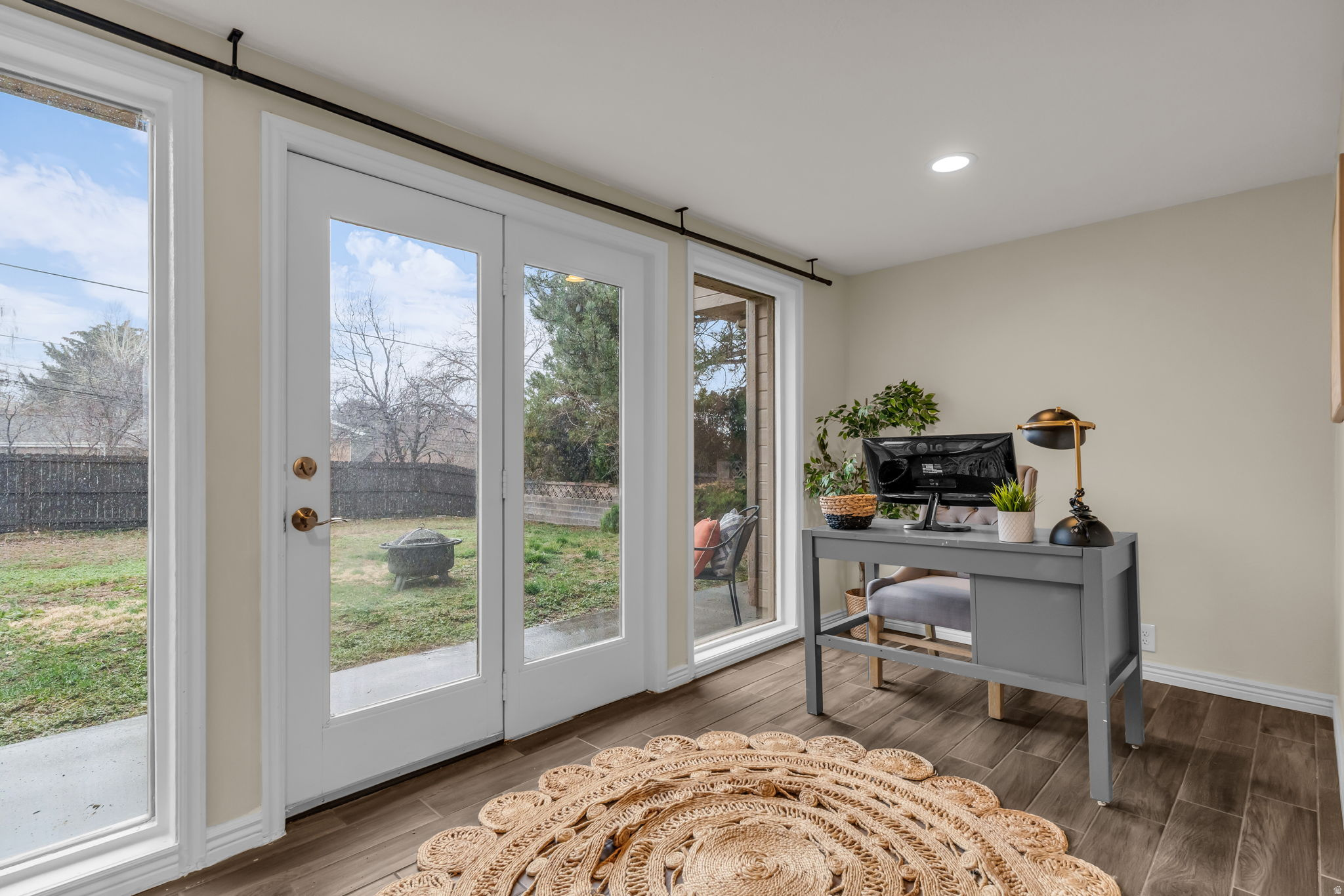 HOLLADAY HILLS - Residential Income