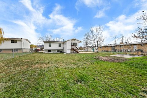 Tiny photo for 1656 MARILYN DR, Syracuse, UT 84075 (MLS # 2124975)