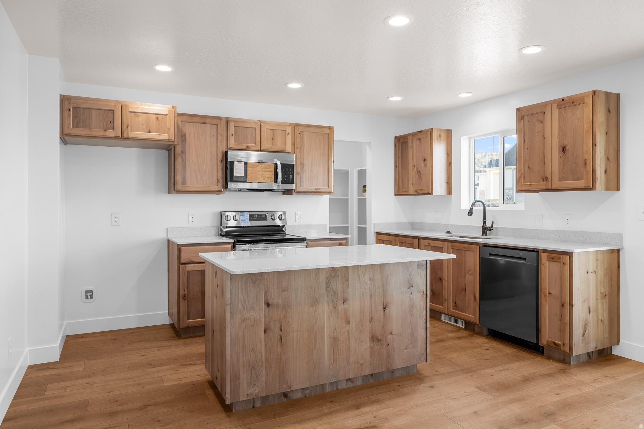 SUMMIT RIDGE THE HILLS - Residential