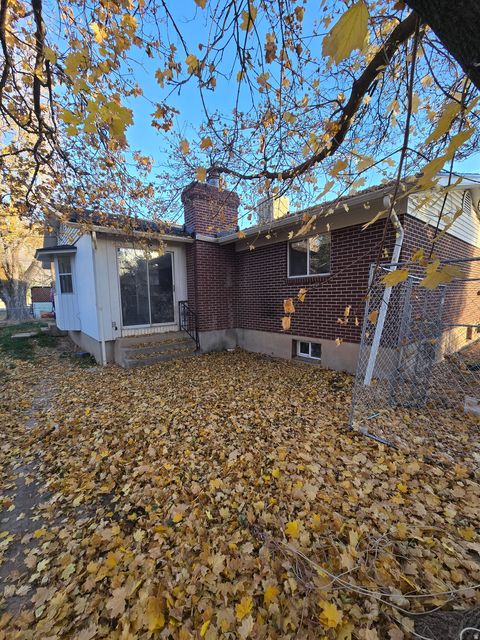 Tiny photo for 484 E 2050 N, North Ogden, UT 84414 (MLS # 2122406)