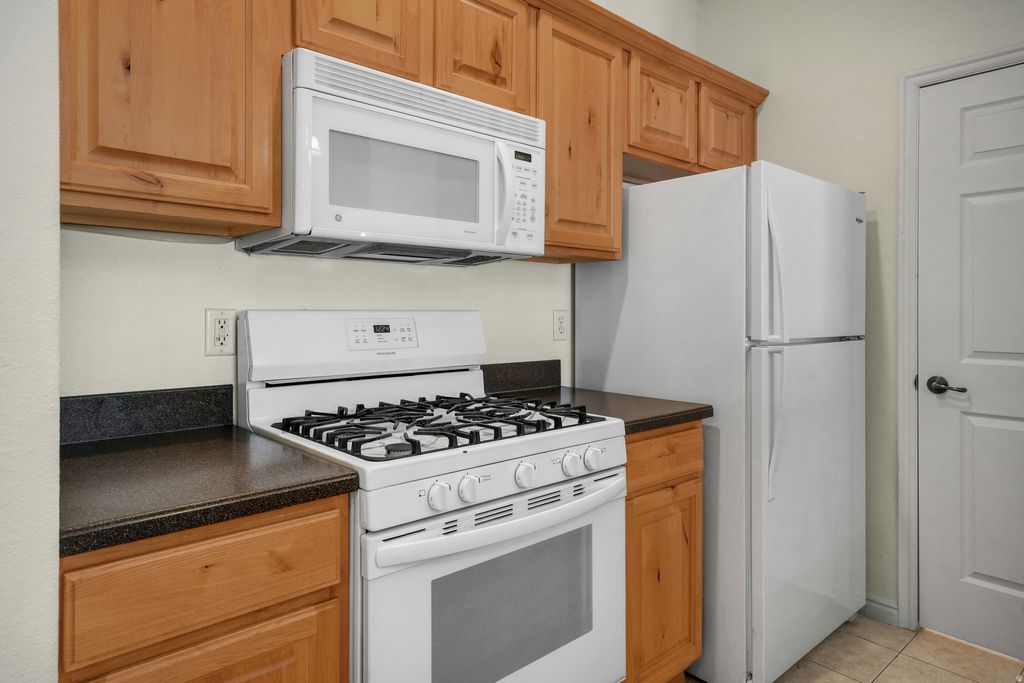 Photo of 1052 S CANYON MEADOWS DR #4, Provo, UT 84606 (MLS # 2124864)