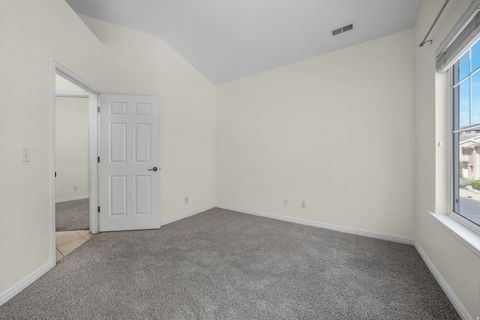 Tiny photo for 1052 S CANYON MEADOWS DR #4, Provo, UT 84606 (MLS # 2124864)